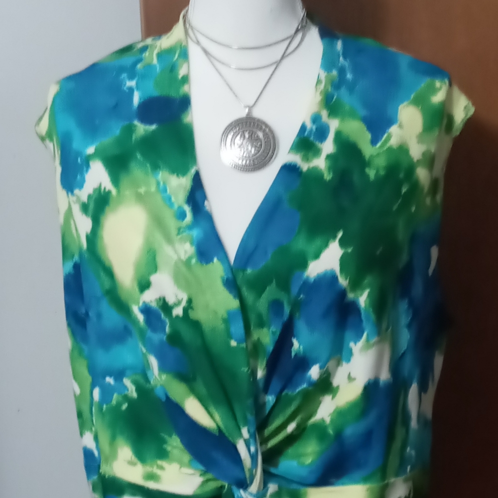 Jones New York Collection.....Women's Top.
